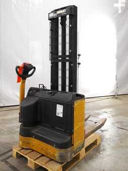 Pallet Stackers 1999  Hyster S1.2E (1)