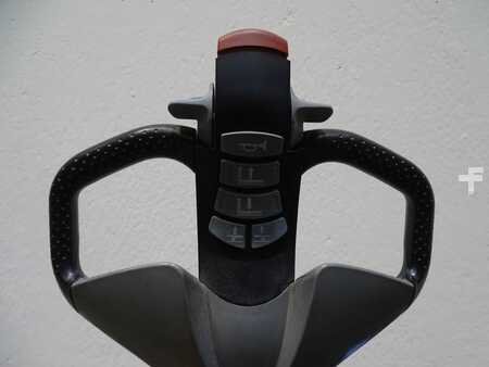 Hochhubwagen 2018  Still EXV20I (3)