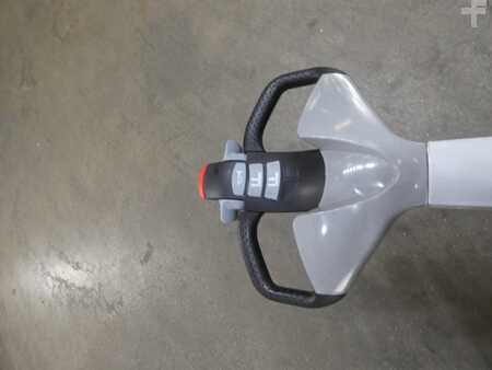 Transpalettes éléctriques 2024  Still EXU18/BATT.NEU (3)