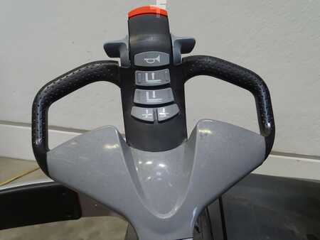 Hochhubwagen 2018  Still EXV-SF20I (3)