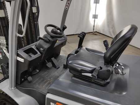 Chariots électriques à 4 roues 2022  Still RCE35 (3)