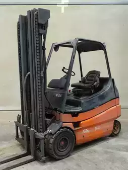 Elektro 4 Rad 1994  Linde E25 (1)