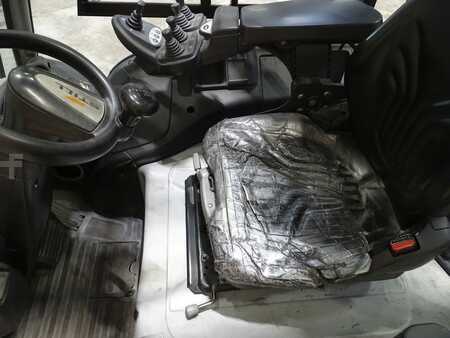 Eléctrico - 4 rodas 2019  Still RX60-25 (3)