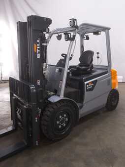 Chariots électriques à 4 roues 2023  Still RCE35 (1)