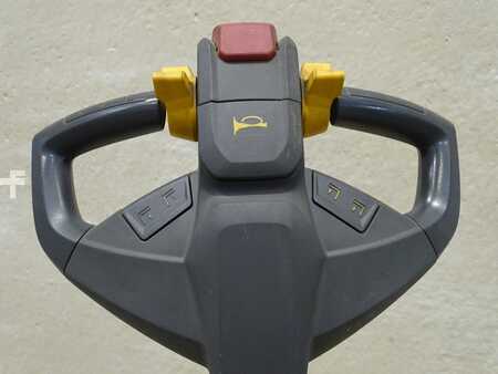 Porta-paletes elétrico 2017  Hyundai 15EP (3)