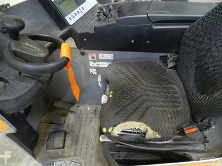Reach Truck 2016  Still FM-X14 (3)