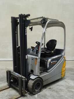 Carrelli elettrici 3 ruote 2009  Still RX20-18 (1)