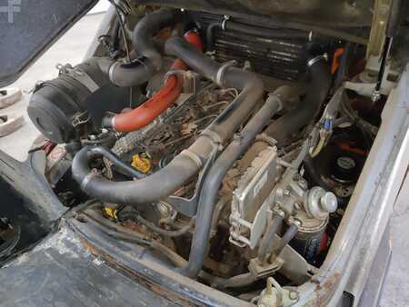 Empilhador diesel 2018  Still RX70-25 (4)