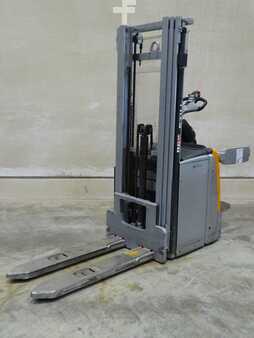Stacker pedestre 2019  Still EXV-SF14 (1)