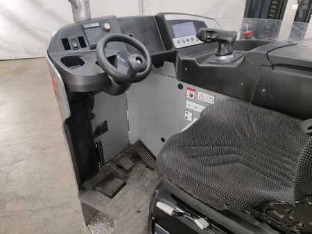 Reach Truck 2018  Still FM-X14 (3)