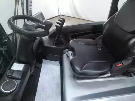 Chariots électriques à 4 roues 2022  Still RX60-35L (3)