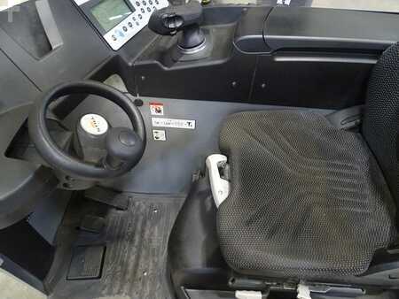 Reach Truck 2018  Still FM-X14 (3)