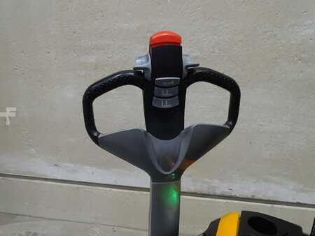 Hochhubwagen 2020  Still EXV10 (3)