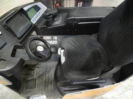 Reach Truck 2019  Still FM-X14 (3)
