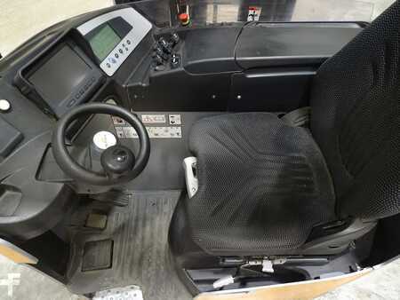 Reach Truck 2019  Still FM-X14 (3)