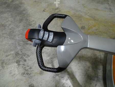 Transpallet elettrici 2020  Still EXU18 (3)