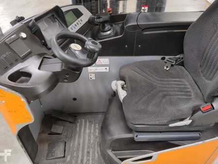 Reach Trucks 2019  Still FM-X14 (3)