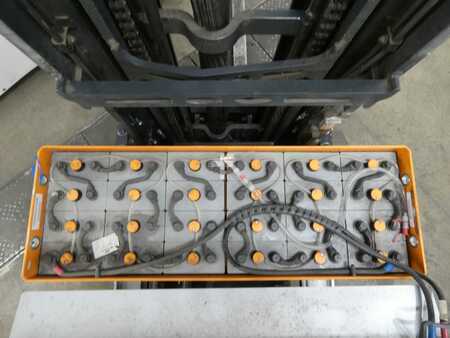 Reach Trucks 2018  Still FM-X20 (4)