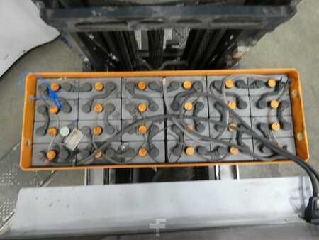 Reach Trucks 2018  Still FM-X20 (4)