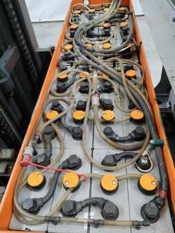 Reach Truck 2017  Still FM-X17 (4)