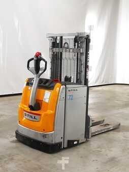 Stacker pedestre 2018  Still EXV20 (2)