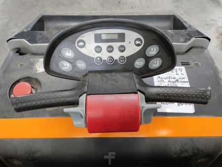 Porta-paletes elétrico 2016  Still EXU-S24 (3)