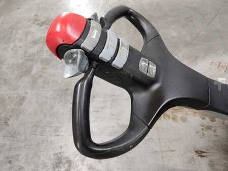Porta-paletes elétrico 2018  Still ECU25 (3)