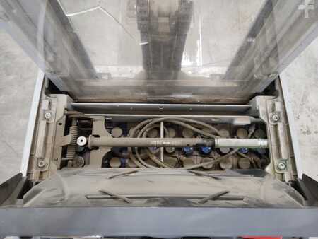 Stacker pedestre 2019  Still EXV20 (4)