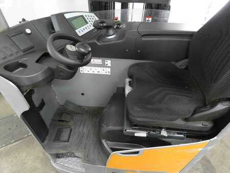 Retráctil 2020  Still FM-X17 (3)