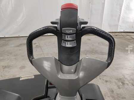 Stacker pedestre 2020  Still EXH-SF25 (3)
