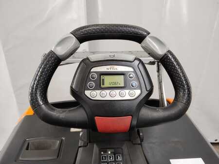 Tractor de arrastre 2020  Still LTX50/LIION (3)