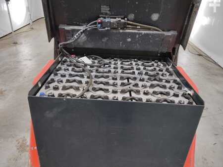 Elektromos 4 kerekű 2006  Linde E40P (4)