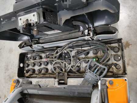 Tractor de arrastre 2019  Still LTX50 (4)