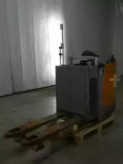 Transpaleta eléctrica 2019  Still EXU-S22/LIION (1)