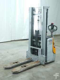 Stacker pedestre 2017  Still EXV14C (1)