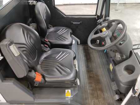 Chariots tracteurs 2018  Linde P250 (3)