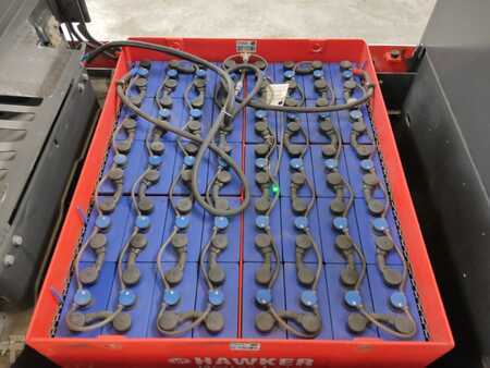 Chariots tracteurs 2018  Linde P250 (4)