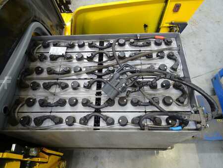 Carrelli elettrici 3 ruote 2022  Jungheinrich EFG215 (4)