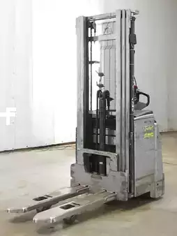 Stacker pedestre 2017  Still EXV16I (1)