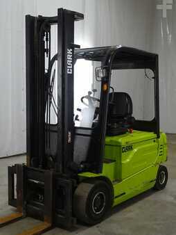 Elektrisk- 4 hjul 2007  Clark GEX30 (1)