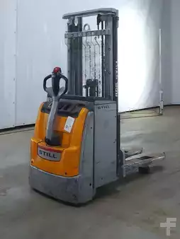 Stacker pedestre 2020  Still EXV16 (2)