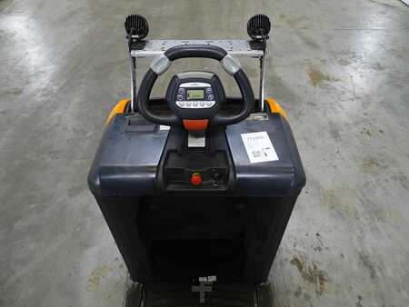 Tahač 2022  Still LTX50 (3)