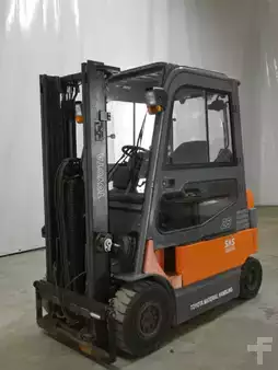 El Truck - 4-hjul 2011  Toyota 7FBMF25 (1)