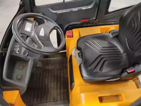 Rebocador 2015  Jungheinrich EZS570 (3)