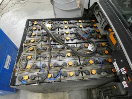 Elektromos 4 kerekű 2020  Still RX60-30L (4)