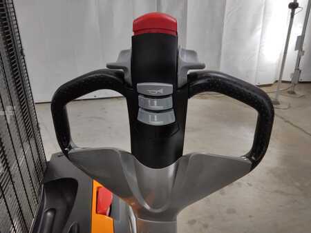 Hochhubwagen 2020  Still EXV12 (3)