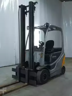 Elektromos 4 kerekű 2011  Still RX60-25 (1)