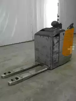 Transpaleta eléctrica 2019  Still EXU-S22 (1)