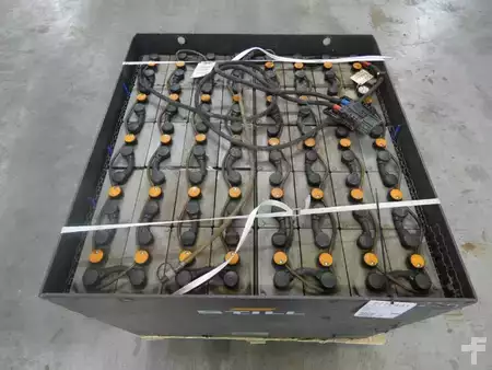 Egyéb 2019  [div] 80V840AH (3)