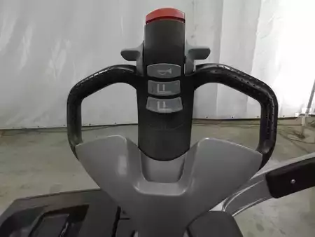 Transpalettes électriques 2022  Still EXH-SF20 (3)